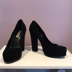 Black Steve Madden heels size 8.5